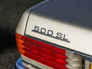 Image 14/33 of Mercedes-Benz 500 SL (1986)