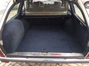 Immagine 33/39 di Mercedes-Benz 240 TD (1983)