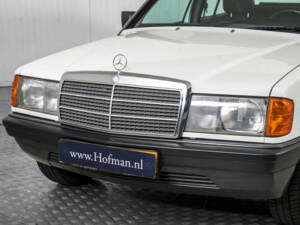 Image 18/50 de Mercedes-Benz 190 D (1985)