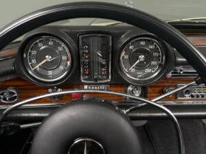 Bild 26/43 von Mercedes-Benz 250 SE (1967)