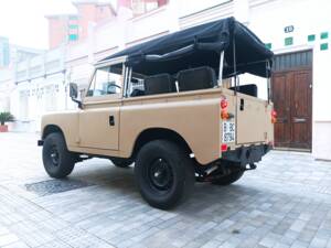 Bild 3/27 von Land Rover 88 (1978)