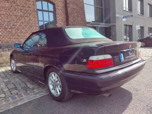 Bild 7/20 von BMW 318i (2000)