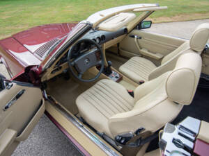 Image 13/29 of Mercedes-Benz 300 SL (1988)