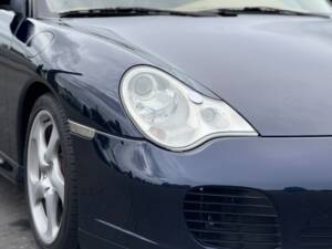 Image 36/42 de Porsche 911 Carrera 4S (2003)