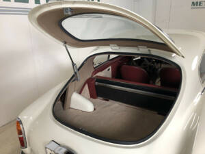 Image 13/27 of Aston Martin DB 2&#x2F;4 Mk III (1958)