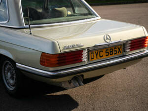 Image 10/43 de Mercedes-Benz 280 SL (1982)