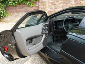 Image 38/50 of Jaguar XJ 220 (1993)
