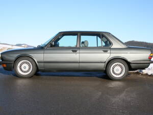 Imagen 46/65 de BMW 520i (1987)