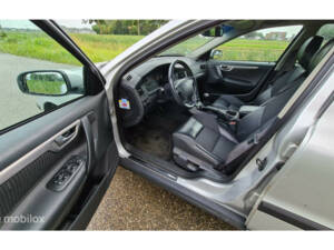 Image 24/46 of Volvo V 70 2.4 (2004)