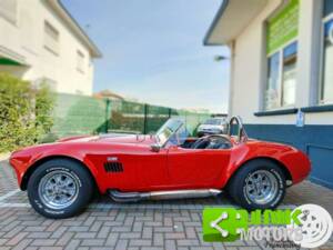 Image 8/10 of AC Cobra Replica (1966)