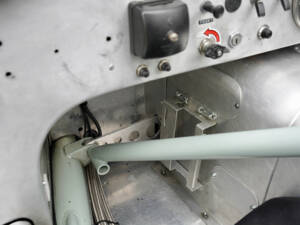 Image 29/50 of Lister Knobbly (1959)