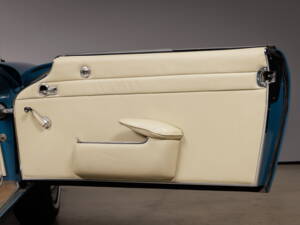 Image 21/38 of Mercedes-Benz 250 SL (1967)