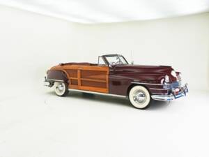 Image 3/15 of Chrysler Windsor Town &amp; Country (1947)