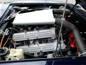 Immagine 25/41 di Aston Martin V8 Volante (1979)