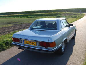 Image 18/87 of Mercedes-Benz 280 SL (1982)