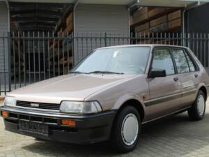 Image 2/7 de Toyota Corolla Compact (1985)