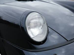 Image 28/97 of Porsche 911 Carrera 4 (1991)