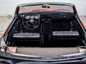 Immagine 38/50 di Chevrolet Corvair Monza Convertible (1966)