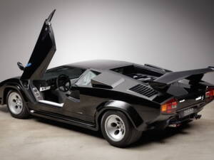 Image 47/50 of Lamborghini Countach LP 400 S (1982)