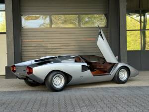 Image 6/45 of Lamborghini Countach LP 400 (1975)