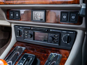 Image 29/38 of Jaguar XJS 4.0 (1995)