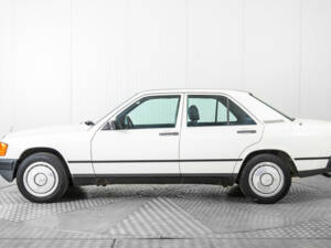 Immagine 9/50 di Mercedes-Benz 190 D (1985)