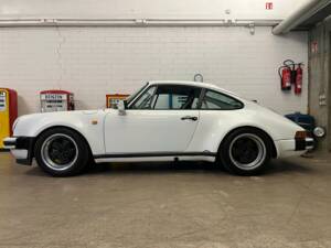 Image 1/15 of Porsche 911 Carrera 3.2 (1988)