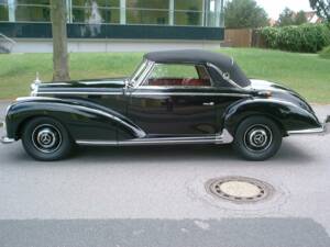 Image 2/4 of Mercedes-Benz 300 S Cabriolet A (1953)