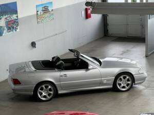 Image 46/50 of Mercedes-Benz SL 500 &quot;Silver Arrow&quot; (2001)