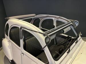 Image 18/30 of Citroën 2 CV 6 Club (1990)