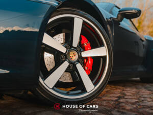 Image 11/49 of Porsche 911 Carrera 4S (2020)