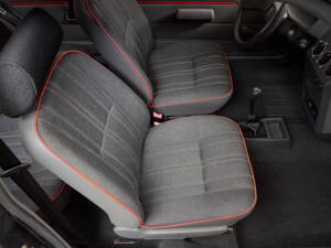 Imagen 15/28 de Peugeot 205 GTi 1.9 (1991)