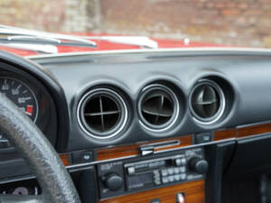 Image 43/50 of Mercedes-Benz 280 SL (1982)