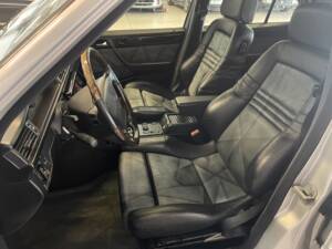 Bild 17/19 von Mercedes-Benz E 60 AMG (1993)