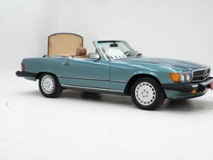 Image 3/15 of Mercedes-Benz 560 SL (1987)
