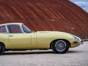 Image 20/38 of Jaguar Type E 3.8 (1963)