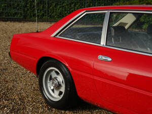 Image 49/50 of Ferrari 365 GT4 2+2 (1974)