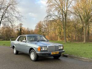 Image 1/20 of Mercedes-Benz 280 CE (1978)