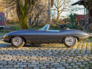 Bild 26/52 von Jaguar E-Type 4.2 (1965)