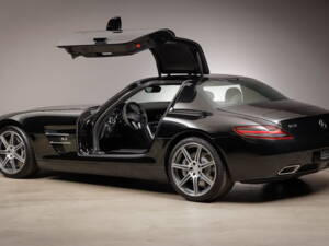 Bild 12/34 von Mercedes-Benz SLS AMG (2013)