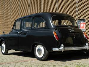 Immagine 5/34 di Austin FX 4 D London Taxi (1961)