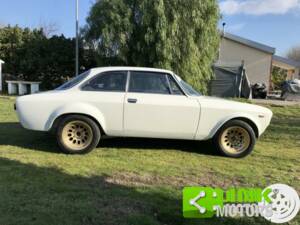 Bild 4/10 von Alfa Romeo Giulia 1300 GT Junior (1970)