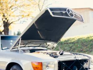 Image 14/50 of Mercedes-Benz 560 SL (1988)