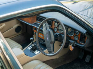 Image 7/13 de Daimler Sovereign 4.2 (1984)