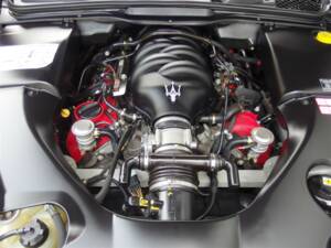 Afbeelding 90/100 van Maserati GranTurismo S (2010)