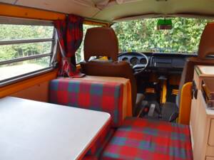 Image 37/49 of Volkswagen T2b Camper (1978)