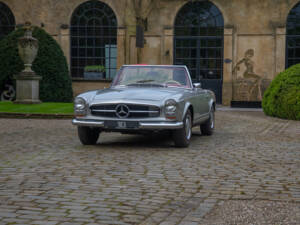 Image 2/16 of Mercedes-Benz 250 SL (1968)