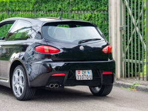 Image 12/36 of Alfa Romeo 147 3.2 GTA (2003)