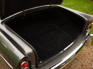 Image 39/50 of Bentley S 3 Continental (1962)