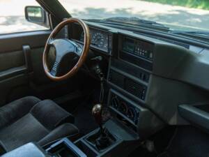 Immagine 22/50 di Alfa Romeo 75 2.0 Twin Spark (1989)